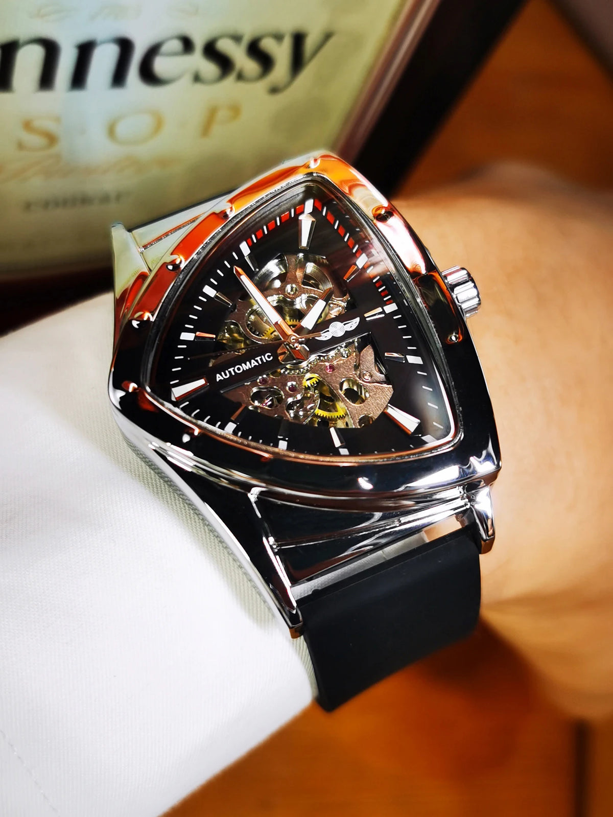 Orologio automatico da uomo WINNER, design scheletrato triangolare, lancette luminescenti, cinturino in gomma, stile militare, orologio meccanico di lusso