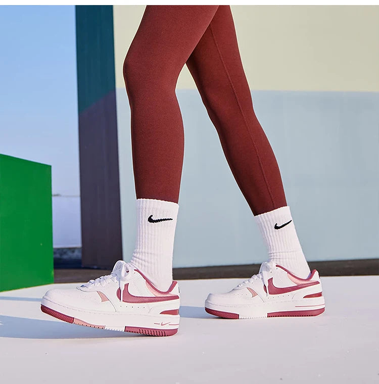 Originální dámské retro sportovní tenisky Nike Gamma Force s tlustou podrážkou a dlouhou životností FQ8877-100