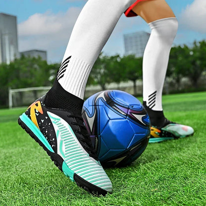 Nouvelles chaussures de football pour hommes, antidérapantes, pour futsal, à haute cheville, pour intérieur et extérieur, chaussures de sport de haute qualité, bottes de football ultralégères antidérapantes