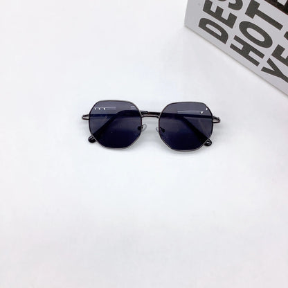 New  Version Of Children's Travel, Shading , SunglaSSeS For Boys Girls, Sun And UV Protection Glasses