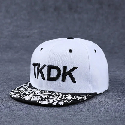 Baseballcap mit flachem Schirm, Buchstabenstickerei für Herren, vielseitig kombinierbar, Damen-Sommer-Hip-Hop-Hut, Outdoor-Sonnenschutz, verstellbare Schirmmütze