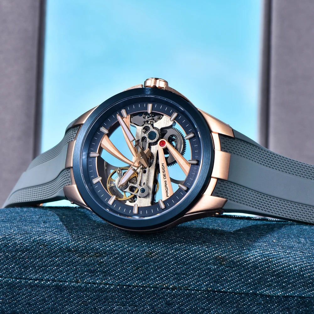 PAGANI DESIGN herreur – Luksuriøst mekanisk ur med automatisk optræk, af typen »skelet« (med synligt urværk), udstyret med en tourbillon, safirglas med antirefleksbehandling, vandtæt og selvlysende.