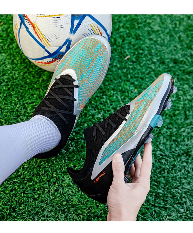 Nouvelles chaussures de football pour hommes, crampons longs pour adultes, chaussures de sport pour l'entraînement en extérieur, respirantes, antidérapantes, confortables pour les garçons, pour les matchs