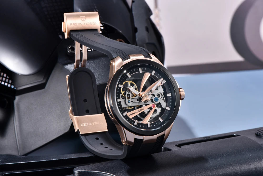 PAGANI DESIGN herreur – Luksuriøst mekanisk ur med automatisk optræk, af typen »skelet« (med synligt urværk), udstyret med en tourbillon, safirglas med antirefleksbehandling, vandtæt og selvlysende.