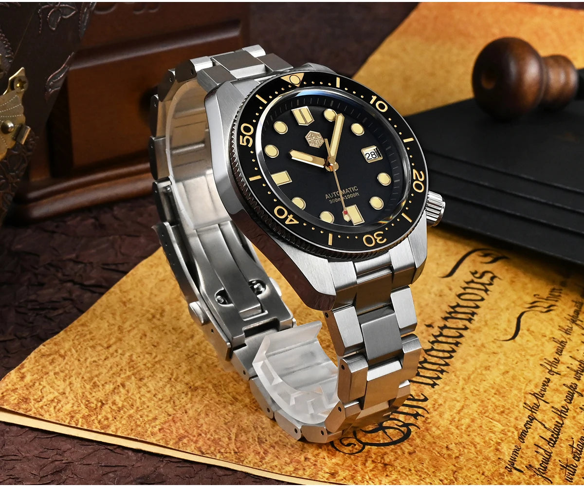San Martin 44mm Men Diver Watch Vintage MM300 Gilt Dial Sport NH35 Automatic Mechanical Sapphire Waterproof 300M C3 Lume SN0087
