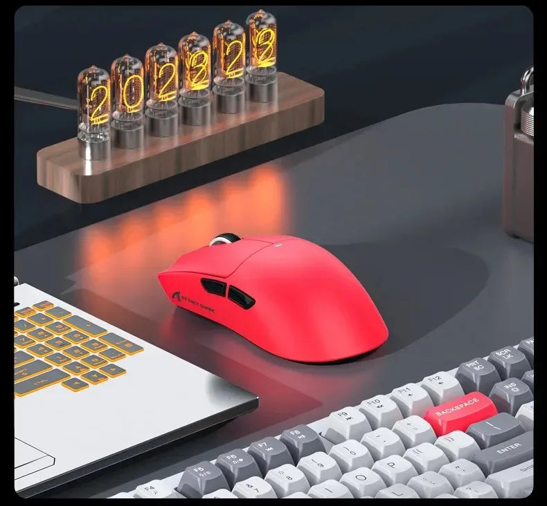 Ratón gaming inalámbrico ultraligero ATTACK SHARK X11SE, vida útil de 20 millones de clics, PAW3311 Gaming, 22KDPI, 400IPS, 40G, 1KHz, 65 horas, 30mAH