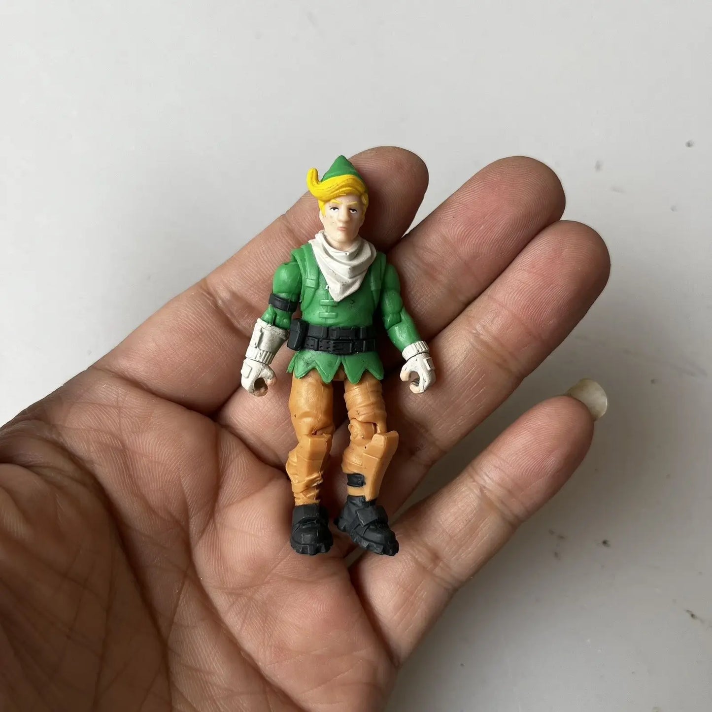 Figura articulada Fortnite Robin Zix Game Peripheral em estilo cartoon — brinquedo criativo com personalidade, ornamento de coleção e presente de aniversário