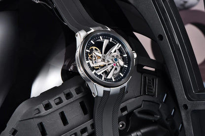 PAGANI DESIGN herreur – Luksuriøst mekanisk ur med automatisk optræk, af typen »skelet« (med synligt urværk), udstyret med en tourbillon, safirglas med antirefleksbehandling, vandtæt og selvlysende.