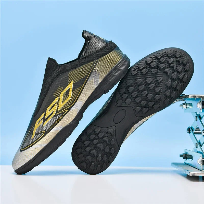 Nouvelles chaussures de football pour hommes, chaussures de sport d'extérieur, chaussures de soccer ultralégères, chaussures de futsal antidérapantes, de haute qualité, à cheville haute, respirantes, pour match