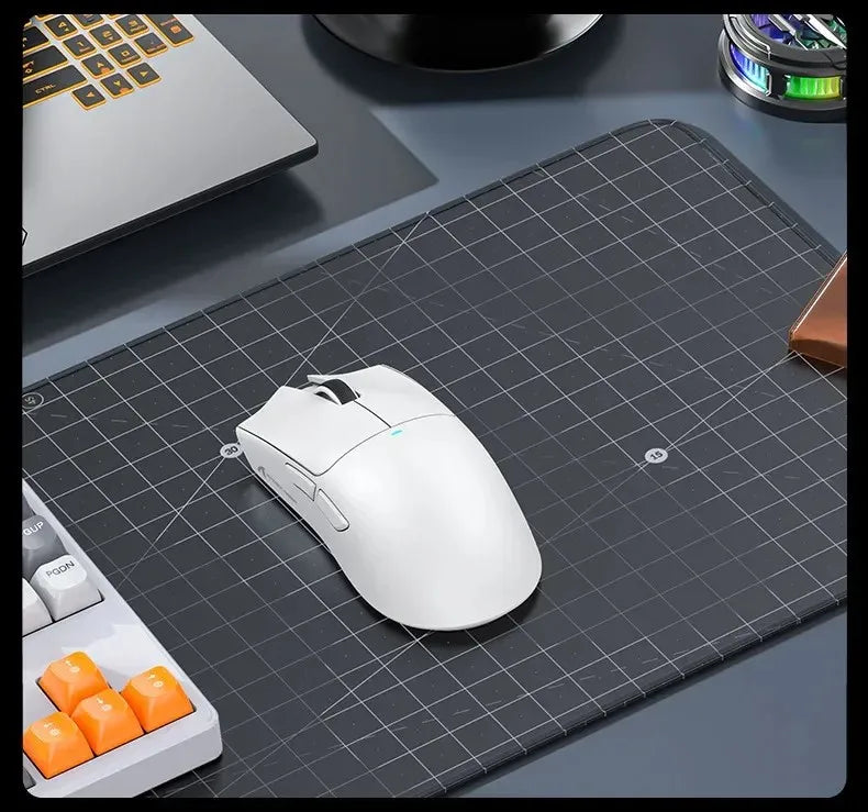Ratón gaming inalámbrico ultraligero ATTACK SHARK X11SE, vida útil de 20 millones de clics, PAW3311 Gaming, 22KDPI, 400IPS, 40G, 1KHz, 65 horas, 30mAH