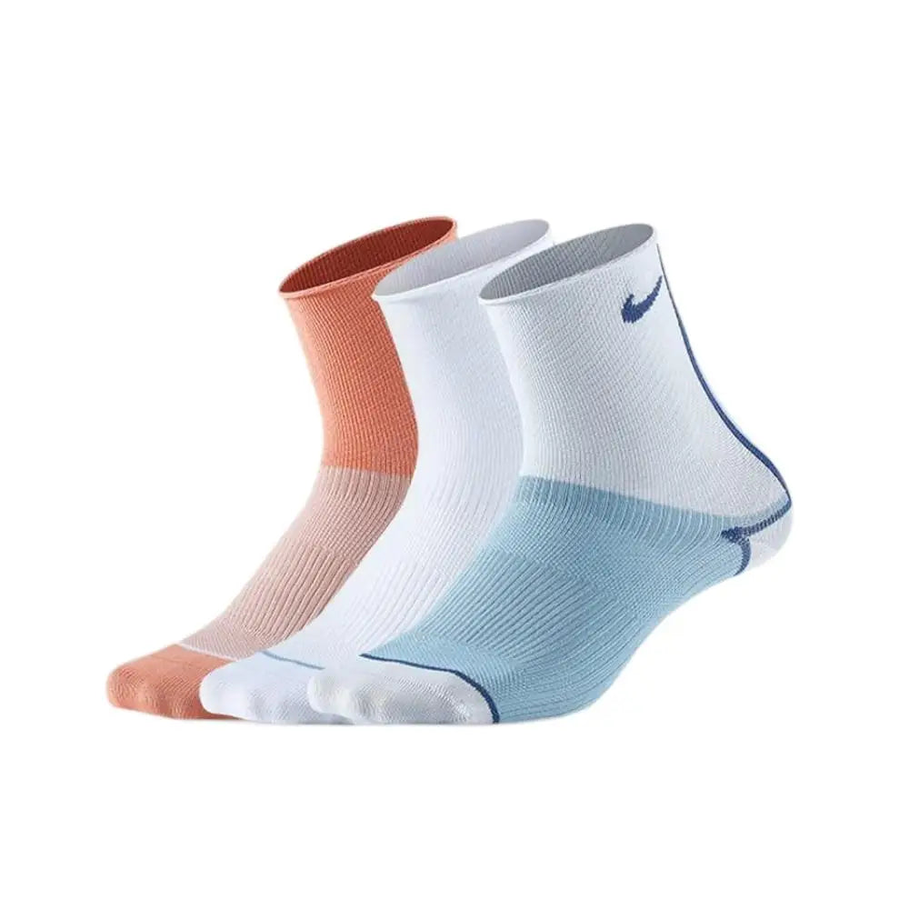 Nike: abbigliamento sportivo e casual elegante, versatile e comodo per uomo e donna – Calzini in spugna, confezione da 3 SX7557-010