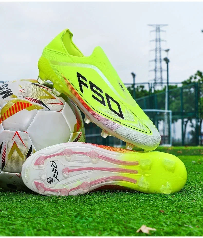 Nouvelles chaussures de football pour hommes, crampons antidérapants pour terrain en herbe, chaussures de football d'extérieur très vendues, baskets de futsal, haute qualité, légères et à tige haute.
