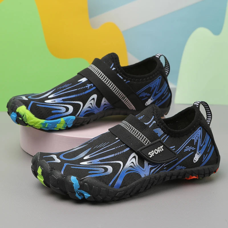 NOWE dziecięce buty plażowe do szybkiego nurkowania dla chłopców i dziewczynek Qianjiang, buty do pływania, buty na podłogę do fitnessu w pomieszczeniach, buty łazienkowe 29-38#