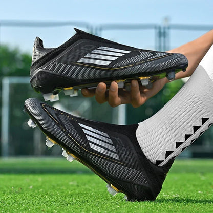 Nouvelles chaussures de football pour hommes, crampons longs d'entraînement, chaussures de football pour matchs en extérieur, crampons pour garçons et adultes, respirantes, antidérapantes, confortables pour le sport