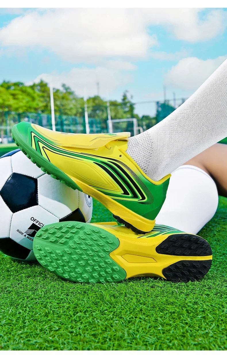 Nouvelles chaussures de football pour hommes, baskets de futsal, crampons de haute qualité, antidérapantes, chaussures de football d'intérieur, pour terrain synthétique, best-seller, montantes, pour extérieur