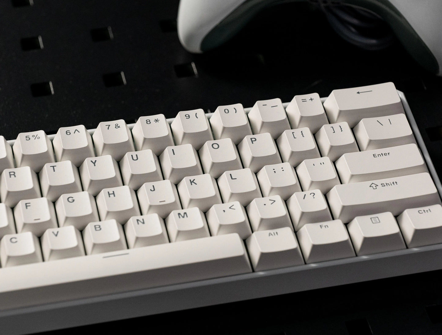 Teclado gaming mecánico Akko MonsGeek FUN60 Ultra con interruptores magnéticos 60%, Rapid Trigger, 8K HE/TMR, teclado gamer personalizado de aluminio
