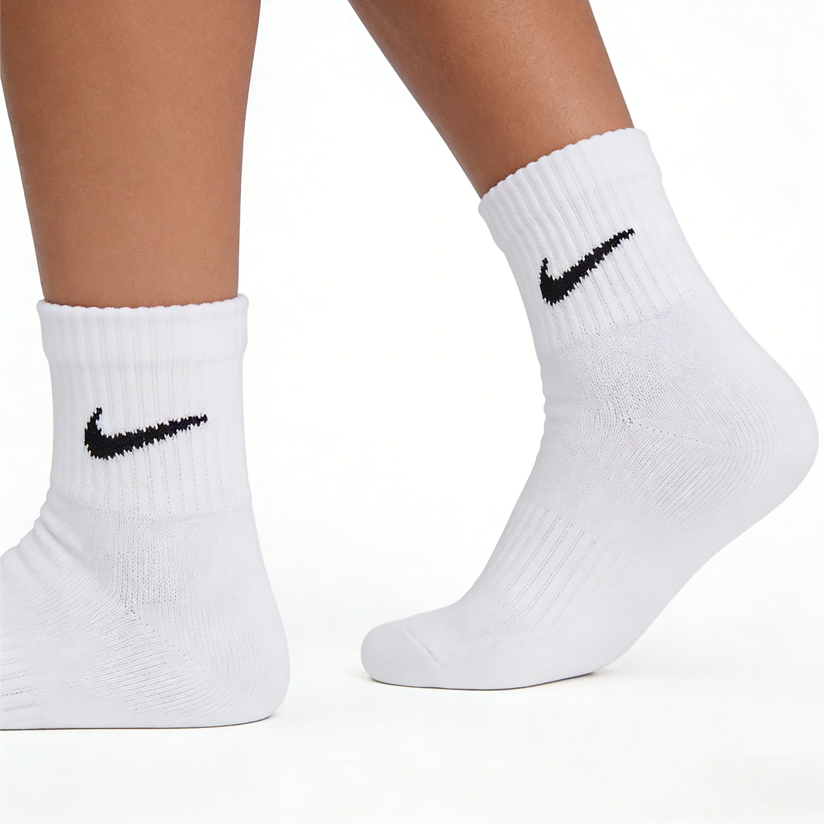 Skarpety Nike Skarpety koszykarskie Nike z podgrubioną stopą Długie skarpety sportowe z technologią Dri-FIT zapewniającą oddychalność, zestaw 3 par SX7667-100