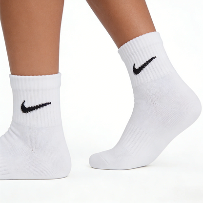 Skarpety Nike Skarpety koszykarskie Nike z podgrubioną stopą Długie skarpety sportowe z technologią Dri-FIT zapewniającą oddychalność, zestaw 3 par SX7667-100