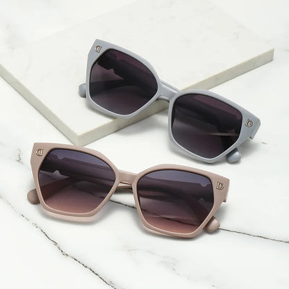 New Luxury D Brand Glamour Sunglasses For Women And Men Stylish Cat Eye Designer Eyewear Classic Fashion Unisex Glasses UV400