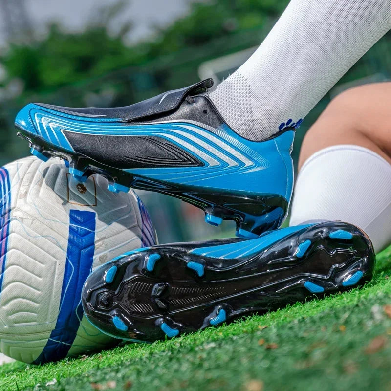 Nouvelles chaussures de football pour hommes, légères, antidérapantes, pour futsal, chaussures de football très vendues, baskets de match, crampons pour terrain intérieur et extérieur, haute qualité