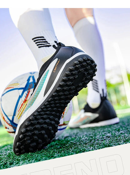Nouvelles chaussures de football pour hommes, crampons longs pour adultes, chaussures de sport pour l'entraînement en extérieur, respirantes, antidérapantes, confortables pour les garçons, pour les matchs