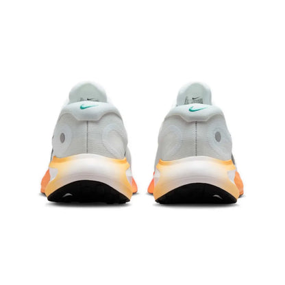 Nike Journey Run löparskor Bekväm dämpning, halkfria och slitstarka Perfekta för daglig träning IH7329-101