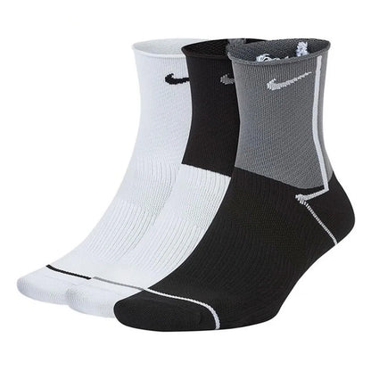 Nike: abbigliamento sportivo e casual elegante, versatile e comodo per uomo e donna – Calzini in spugna, confezione da 3 SX7557-010