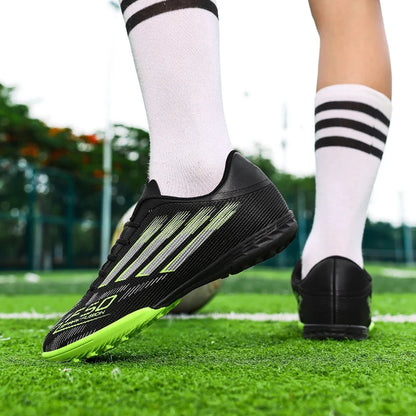 Chaussures de football pour hommes FG/AG pour terrain ferme, légères, à lacets, antidérapantes, professionnelles, pour adultes, pour la compétition en extérieur.