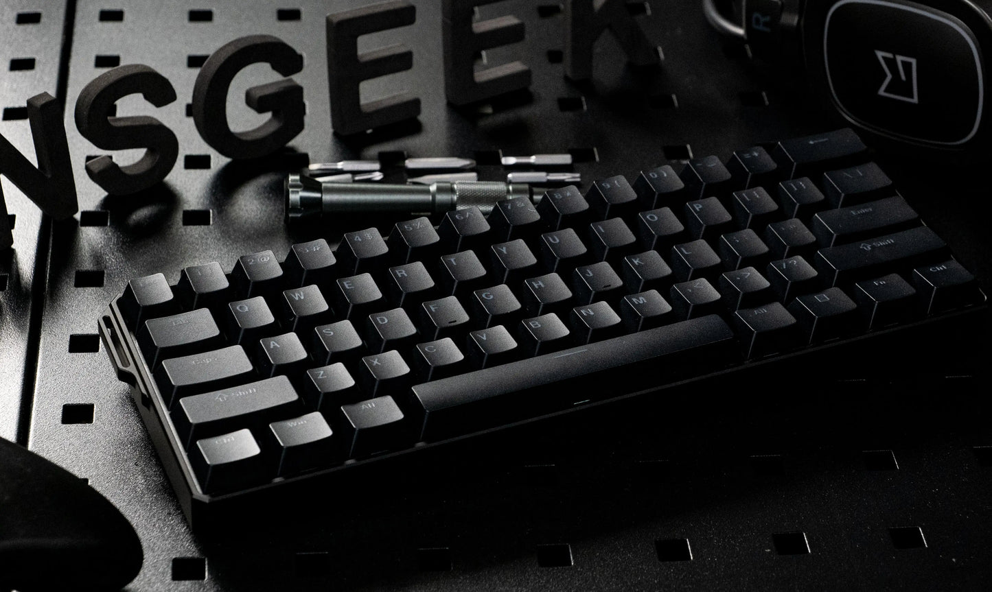 Teclado gaming mecánico Akko MonsGeek FUN60 Ultra con interruptores magnéticos 60%, Rapid Trigger, 8K HE/TMR, teclado gamer personalizado de aluminio