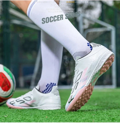 Nouvelles chaussures de football pour hommes, chaussures d'entraînement, baskets professionnelles, chaussures de match sur gazon, chaussures de football antidérapantes pour l'extérieur, chaussures de sport ultralégères,
