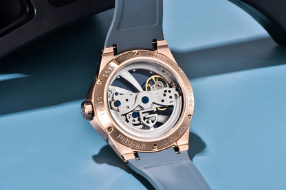 PAGANI DESIGN herreur – Luksuriøst mekanisk ur med automatisk optræk, af typen »skelet« (med synligt urværk), udstyret med en tourbillon, safirglas med antirefleksbehandling, vandtæt og selvlysende.