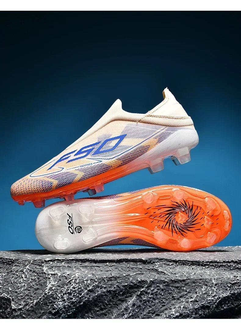 Nouvelles chaussures de football pour hommes, modèle tendance, de haute qualité, mi-hautes, légères, antidérapantes, crampons d'extérieur pour l'entraînement sur gazon.