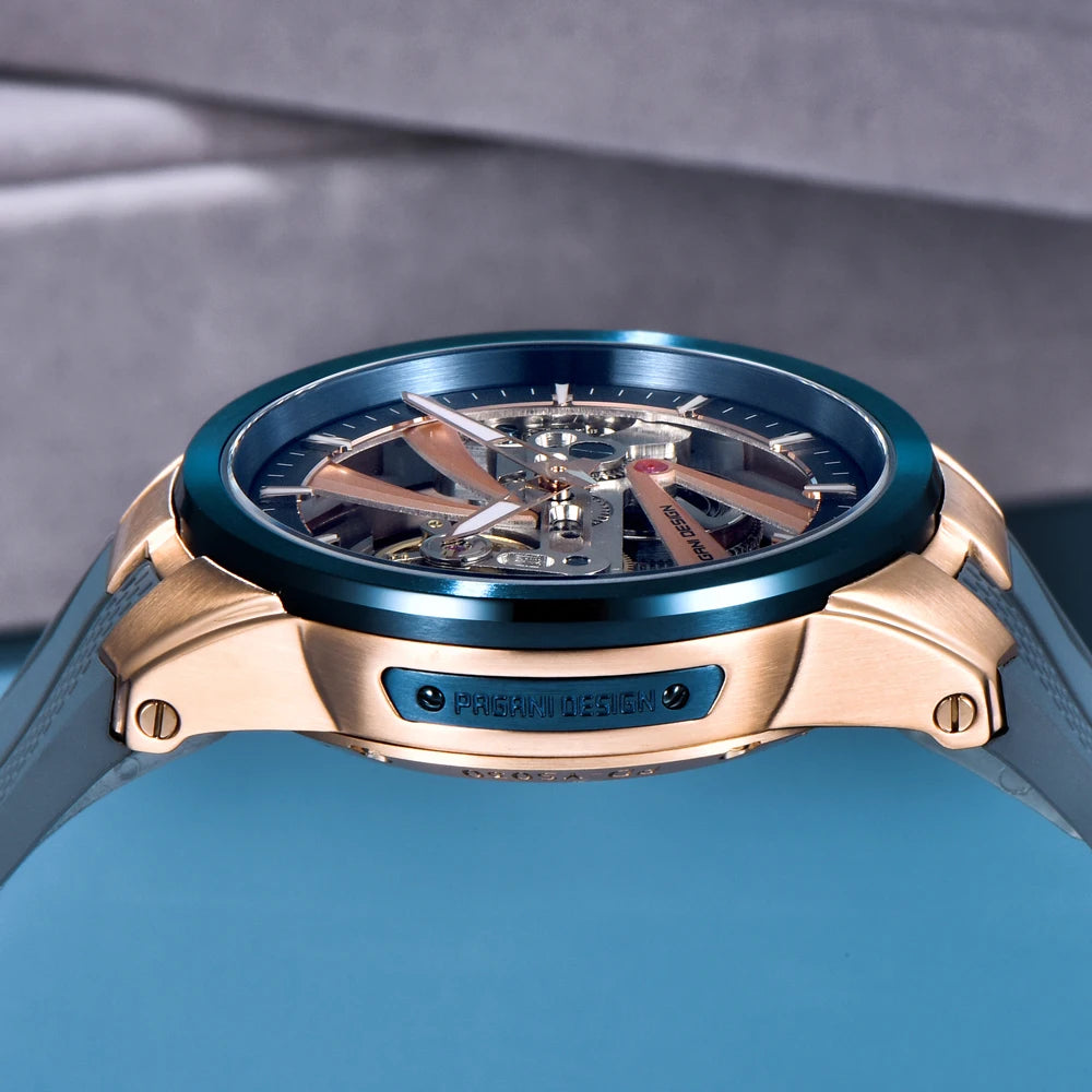 PAGANI DESIGN herreur – Luksuriøst mekanisk ur med automatisk optræk, af typen »skelet« (med synligt urværk), udstyret med en tourbillon, safirglas med antirefleksbehandling, vandtæt og selvlysende.