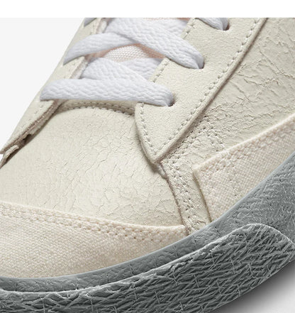 Nike Original Blazer Mid '77 SE Herren-Freizeit-Sportschuhe DV0797-100
