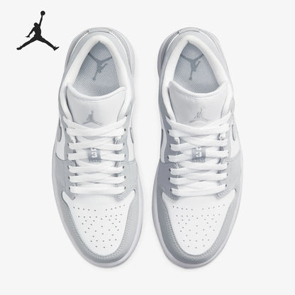 Nike, chaussures de basketball classiques pour hommes et femmes, modèle AIR JORDAN 1 AJ1, référence DC0774-105.