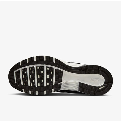 Sapatilhas Nike para mulher P-6000 pretas e brancas de corrida desportiva Bv1021-011