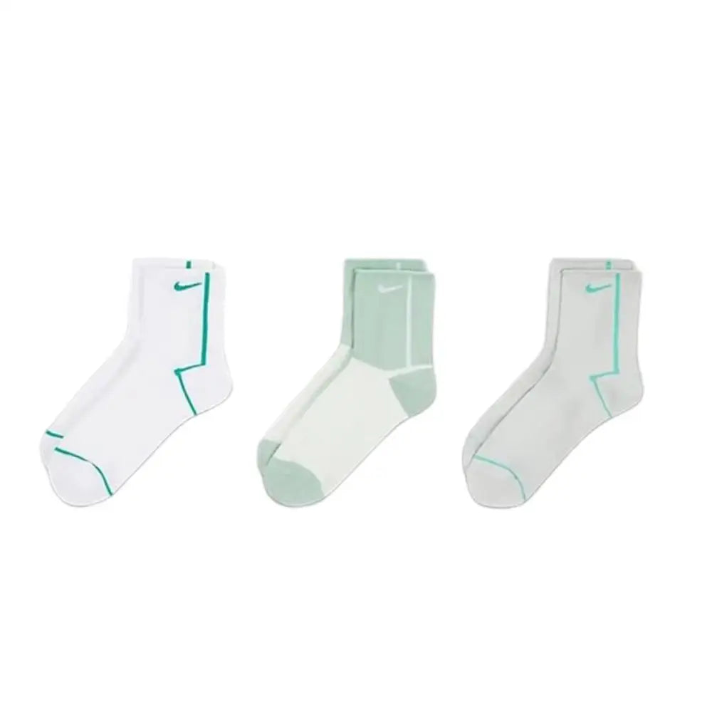 Nike: abbigliamento sportivo e casual elegante, versatile e comodo per uomo e donna – Calzini in spugna, confezione da 3 SX7557-010