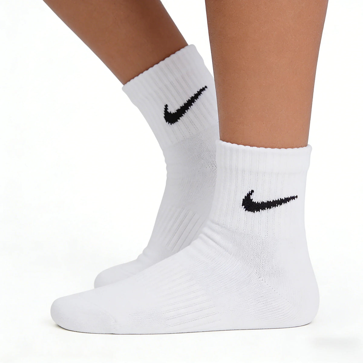 Skarpety Nike Skarpety koszykarskie Nike z podgrubioną stopą Długie skarpety sportowe z technologią Dri-FIT zapewniającą oddychalność, zestaw 3 par SX7667-100