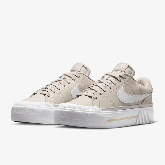 Sneakers casual da donna con plateau Nike Authentic Court Legacy DM7590-111