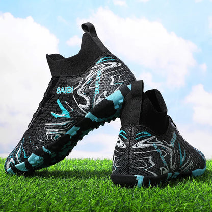 Chaussures de football, sneakers, chaussures de soccer, au-dessus de la cheville mais pas jusqu'au genou, semelle antidérapante à crampons.