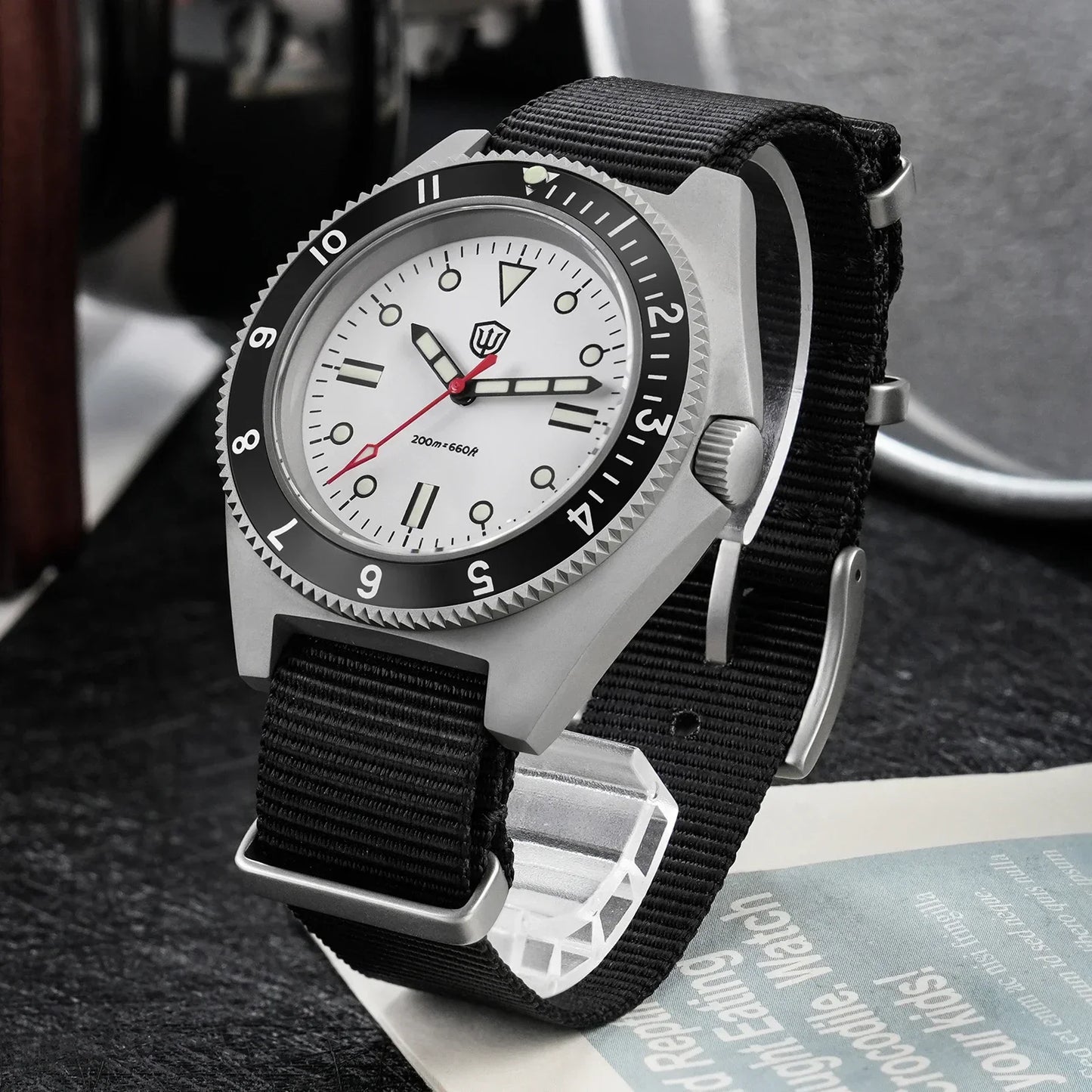 Watchdives WD1972 Quartz Watch VH31 Sweep Seconds Movement Sapphire Crystal BGW9 Luminous 20Bar Waterproof Vintage Men Watches
