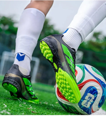 Nouvelles chaussures de football pour hommes, chaussures de sport d'extérieur, chaussures de match professionnelles, baskets antidérapantes, chaussures de football d'entraînement, chaussures ultralégères unisexes