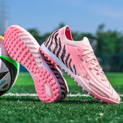 Chaussures de football TF pour hommes, tige en PU flexible, semelle en caoutchouc résistante à l'usure, crampons de football unisexes pour jouer sur terrain synthétique en extérieur.