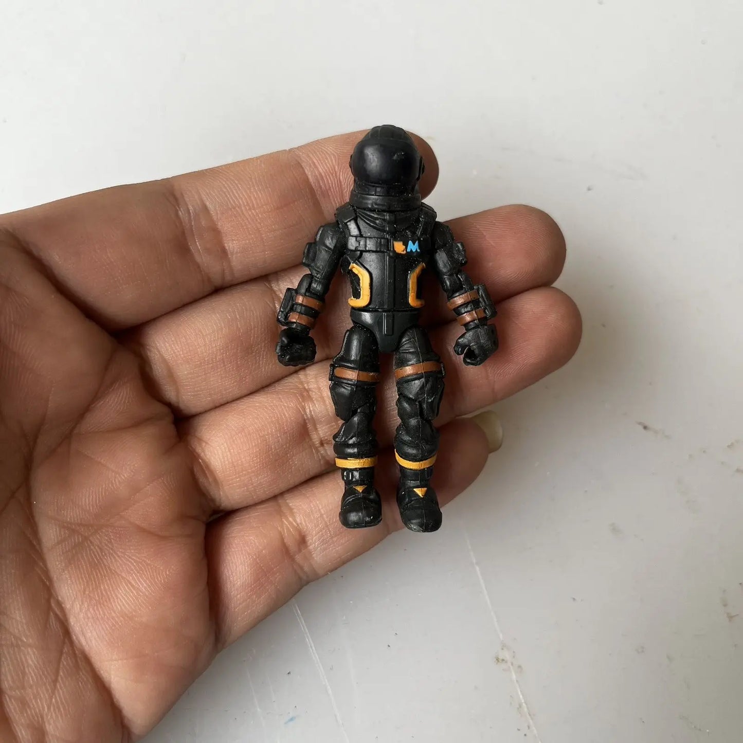 Figura articulada Fortnite Robin Zix Game Peripheral em estilo cartoon — brinquedo criativo com personalidade, ornamento de coleção e presente de aniversário