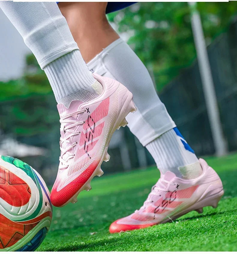 Nouvelles chaussures de football pour hommes, chaussures de soccer pour terrain en herbe, chaussures d'entraînement, chaussures de sport ultralégères, chaussures de match professionnelles, baskets antidérapantes unisexes.