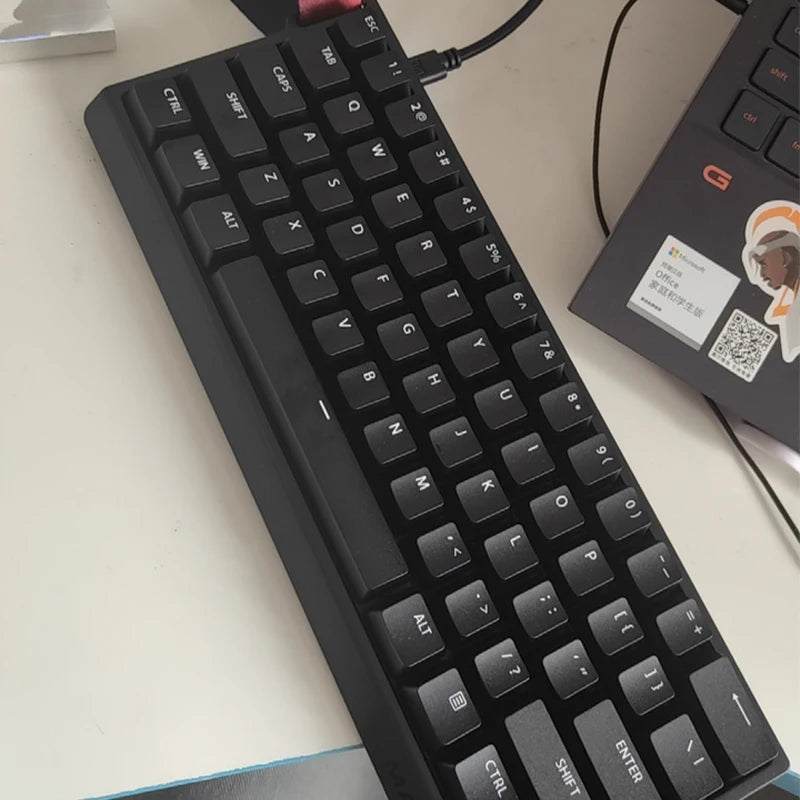 Teclado gaming FGG MAD60 RGB de eixo magnético, dedicado a jogos, com teclas totalmente hot-swap, resposta rápida e personalização de entrada de gama