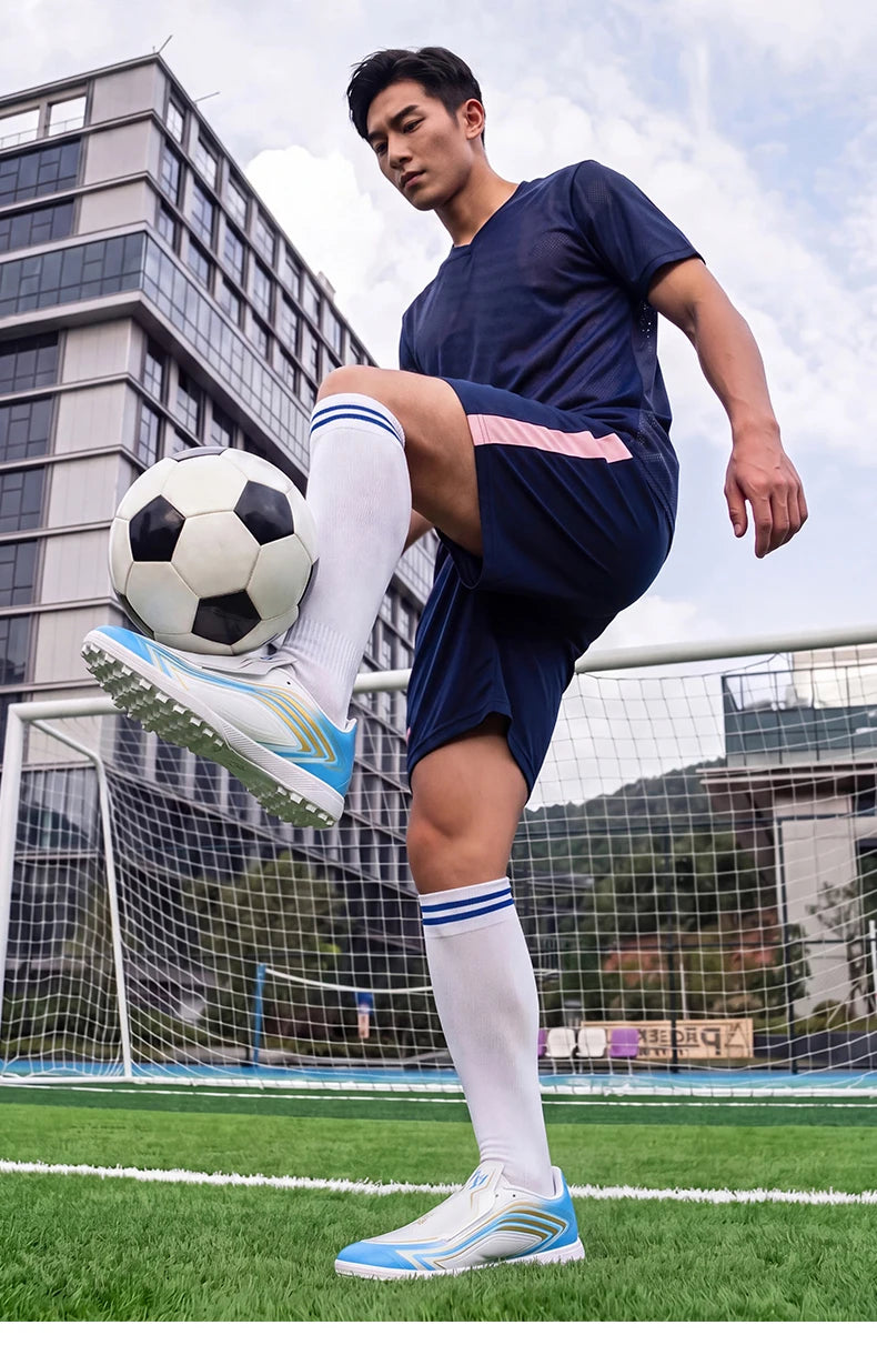 Nouvelles chaussures de football pour hommes, crampons pour femmes, modèle unisexe pour futsal, ultra-légères, TF/FG, chaussures de football professionnelles de haute qualité pour jeunes, baskets.