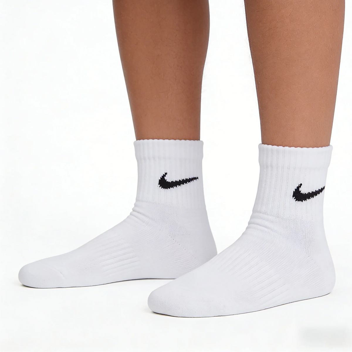 Skarpety Nike Skarpety koszykarskie Nike z podgrubioną stopą Długie skarpety sportowe z technologią Dri-FIT zapewniającą oddychalność, zestaw 3 par SX7667-100