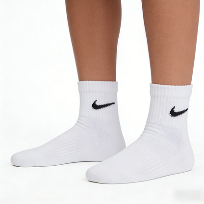 Skarpety Nike Skarpety koszykarskie Nike z podgrubioną stopą Długie skarpety sportowe z technologią Dri-FIT zapewniającą oddychalność, zestaw 3 par SX7667-100