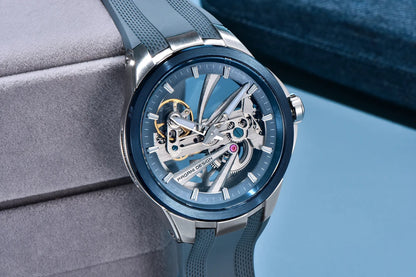 PAGANI DESIGN herreur – Luksuriøst mekanisk ur med automatisk optræk, af typen »skelet« (med synligt urværk), udstyret med en tourbillon, safirglas med antirefleksbehandling, vandtæt og selvlysende.